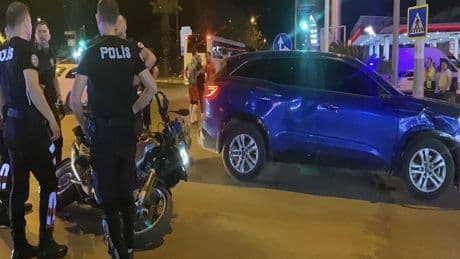 Aydın'da otomobille çarpışan motosikletteki 2 polis yaralandı