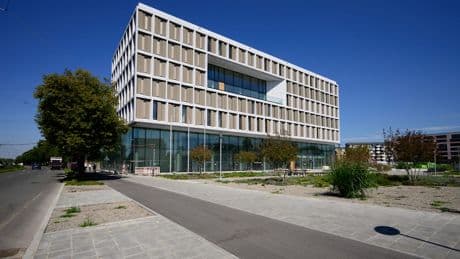 Zu schmal für Knacki-Transporte! - Posse um Einfahrt am neuen Münchner Justizzentrum