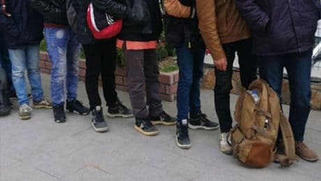 İki ilde çok sayıda düzensiz göçmen yakalandı