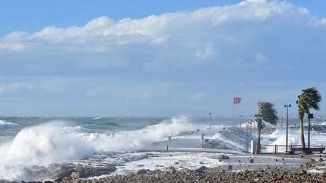 Meteoroloji uyardı: Denizlerde fırtına var
