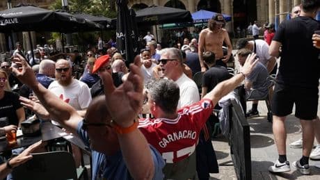 La afición inglesa que tomó Bilbao, una hinchada compuesta por hombres