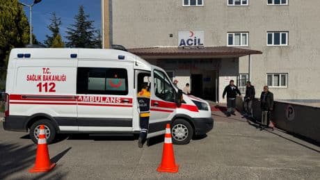 Bartın’da gıda zehirlenmesi: 17 öğrenci hastaneye kaldırıldı