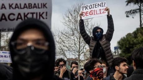 Turquie : après une première audience, le procès de 99 étudiants et journalistes reporté en octobre