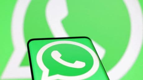 El timo de WhatsApp que se propaga en España: usa la cámara del móvil para robar tus datos bancarios