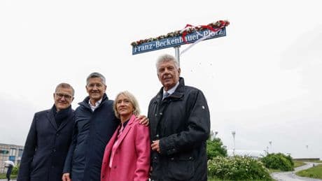 Neuer Name eingeweiht - Allianz Arena jetzt am „Franz-Beckenbauer-Platz“!