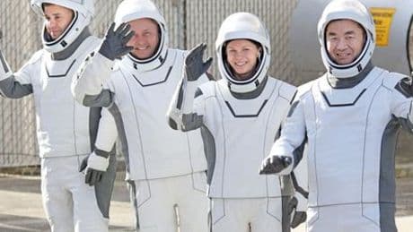 ISS: Astronauten mit Granatapfelkernen im Gepäck ins All gestartet