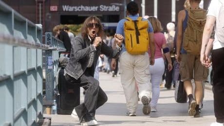 Mr. Berlin Party: Mit Bass gegen die Schatten der Vergangenheit