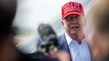 Donald Trump avanza un arancel de hasta el 200% para los medicamentos