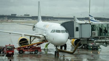 Francia reacciona al incidente de Vueling y pide información al embajador de España sobre el desalojo de los estudiantes judíos