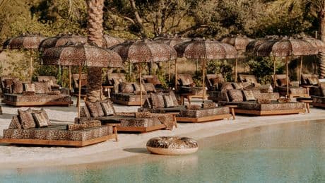 La moda veste i beach club più esclusivi