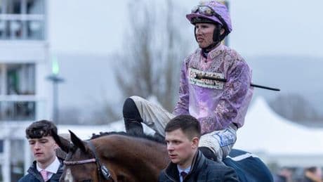 Giant jockey explains why he's turning professional despite 6ft'5 stature