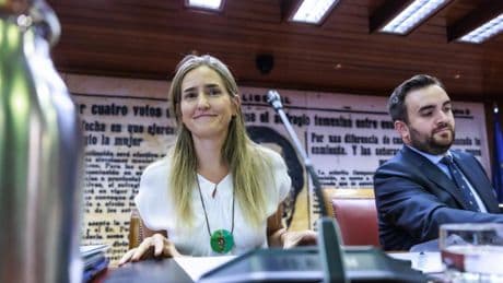 Aagesen evita la confrontación por los fuegos mientras el PP sigue su escalada