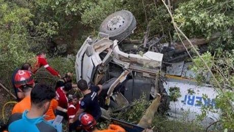 Bursa'da feci olay! Orman yangınını söndürmeye giden tanker uçuruma düştü: 1 ölü 2 yaralı