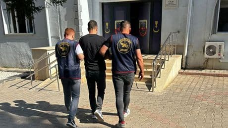 Kesinleşmiş 22 yıl cezası bulunan uyuşturucu taciri yakalandı