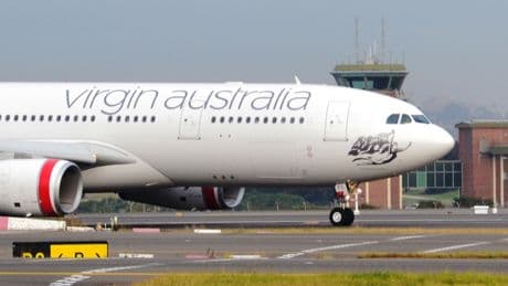 Un avión se queda sin lavabos durante seis horas y piden a los pasajeros que orinen en botellas