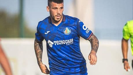 Carles Pérez, exjugador del Barça, hospitalizado después de ser mordido en los genitales por un perro