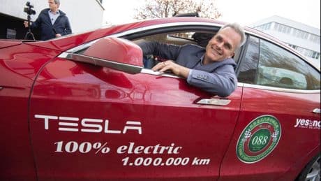 2-Millionen-km-Rekordfahrer verrät Geheimnis: So hält er sein Tesla Model S instand