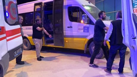 Bursa'da kalp krizi geçiren vatandaşı minibüs şoförü hastaneye yetiştirdi