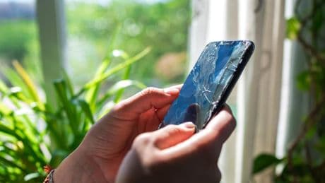 Bildschirm-Panne: Das Smartphone-Display ist kaputt? Das sollten Sie jetzt tun