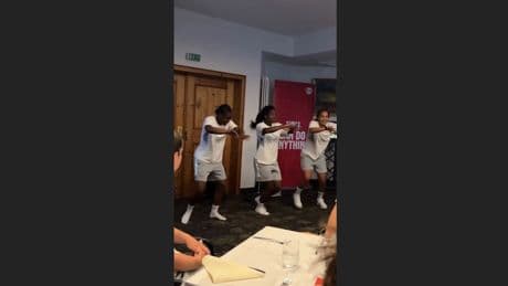 Was ein Einstand - Leipzig-Damen gehen mit Tanz-Video viral