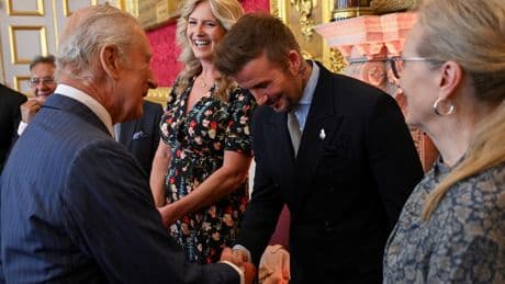 Foot : David Beckham a été fait chevalier par le roi Charles III