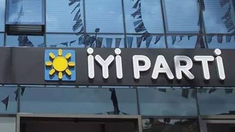 İYİ Parti'de deprem! İl ve ilçe başkanları istifa etti