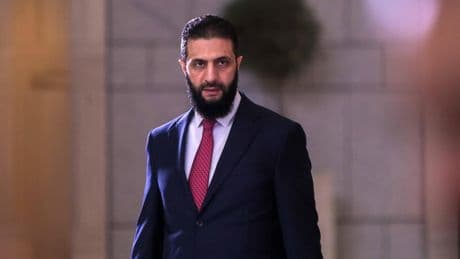 La visite du président syrien Ahmed al-Charaa à Paris suscite la polémique