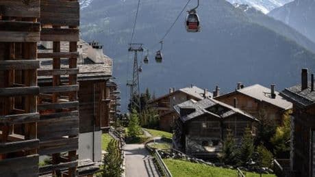 A Verbier, en Suisse, l’interdiction des résidences secondaires a freiné la bétonnisation, « mais les prix ont pris l’ascenseur »