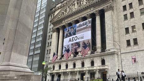 American Eagle tumbles after pulling financial guidance for 2025