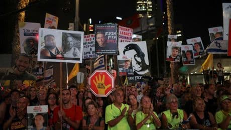 Más de 400.000 israelíes exigen a Netanyahu un alto el fuego: "Recuperar a los rehenes no es un regalo al enemigo"