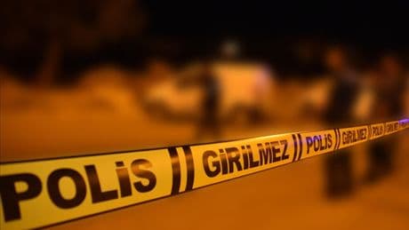 Babasının defalarca bıçakladığı 22 yaşındaki genç, hayatını kaybetti