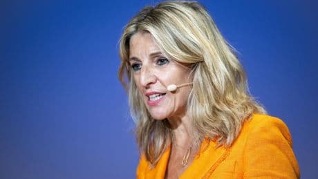 Yolanda Díaz exige, para aprobar la OPA de BBVA por Sabadell, "el mantenimiento íntegro del empleo en ambas entidades"