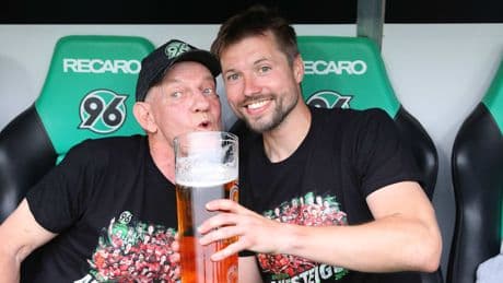 Erster Erfolg als Trainer - Ex-96-Kapitän im Pokalfinale