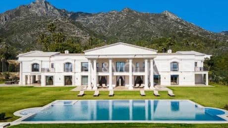 La casa más cara de España está en venta: 13 habitaciones, 16 baños, cine, bolera...