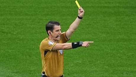 Faul sayısında hakemler mi ülke futbol mantalitesi mi suçlu?