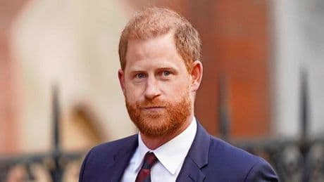 ’Prins Harry overweegt achternaam te veranderen naar die van moeder Diana, maar wordt op risico’s gewezen door zijn oom’