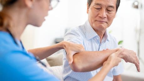 Myasthenia gravis: Ursachen und Behandlungsmöglichkeiten