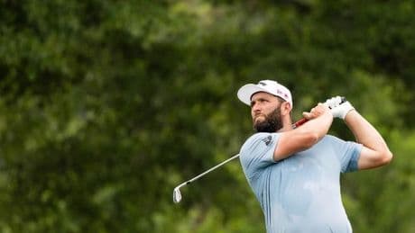 Jon Rahm firma su mejor ronda y se mete en la pelea por el Campeonato de la PGA