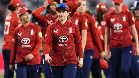 England suffer T20 series defeat as India ease to victory at Old Trafford