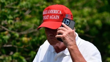 Aus Versehen! - Trump ruft Intimfeind an und schimpft über ihn