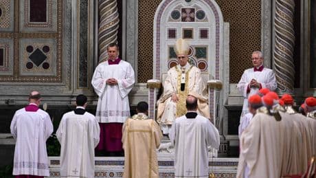 León XIV toma posesión como nuevo obispo de Roma: "Hoy puedo decir que ¡para vosotros y con vosotros soy romano!"