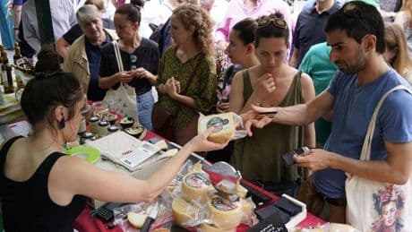 El 'Baserri eguna' se planta en Markina con 13 puestos y una degustación de cordero con label