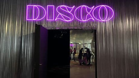 Philharmonie de Paris : l’exposition Disco, I’m Coming Out bat le record d’affluence