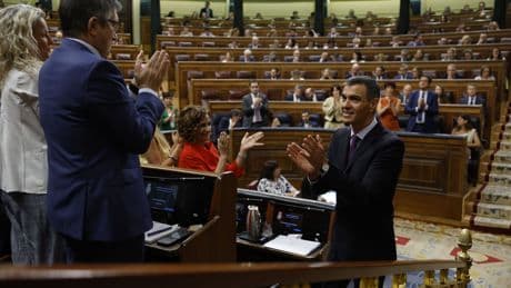 Sánchez anuncia medidas cosméticas que no habrían evitado el caso Cerdán y afirma que no piensa 'tirar la toalla'