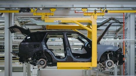 Britischer Autobauer: Absatzeinbruch, E-Auto-Verzögerung, Zölle, Stellenabbau: Jaguar Land Rover steht unter Druck