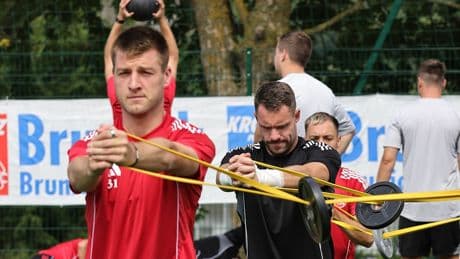 Neuer Job für Abwehrchef - Knoche wird zum Einwurf-Spezialisten