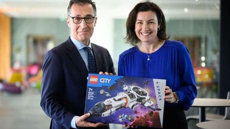 Grünen-Politiker: Ex-Minister Özdemir will Lego-Raumschiff zusammenbasteln