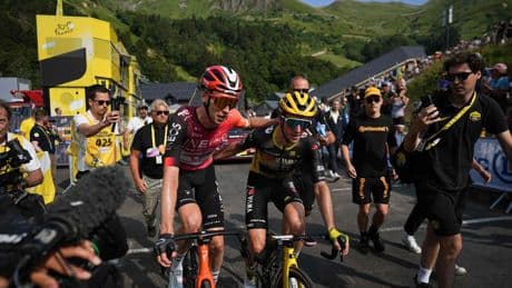 Yates wint eerste bergrit in Tour voor Arensman, Healy pakt gele trui