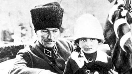 23 Nisan’ı Çocuk Bayramı yapan fotoğraf