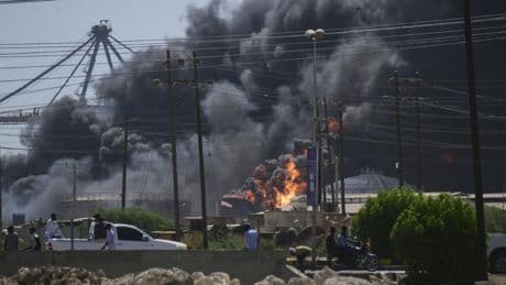 Port-Soudan, cruciale pour l'aide humanitaire, visée à nouveau par des frappes de drones